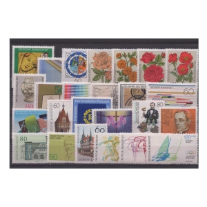 Pakiet RFN 25 znaczków czystych na czarnej karcie transportowej [278]