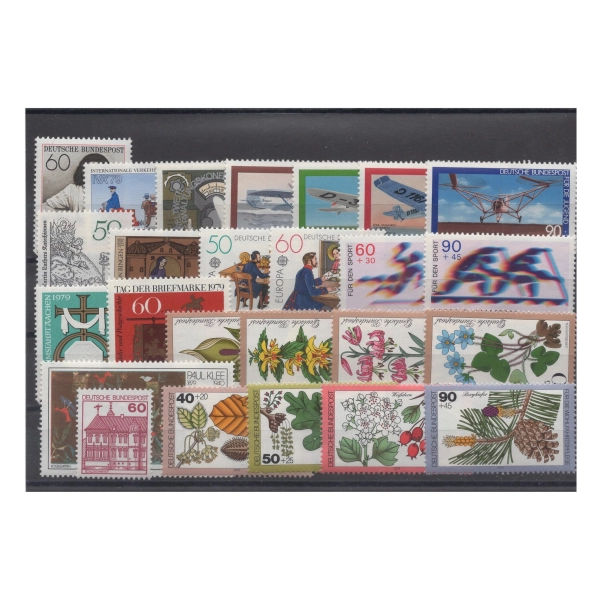 Pakiet RFN 25 znaczków czystych na czarnej karcie transportowej [282]