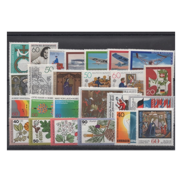 Pakiet RFN 25 znaczków czystych na czarnej karcie transportowej [283]