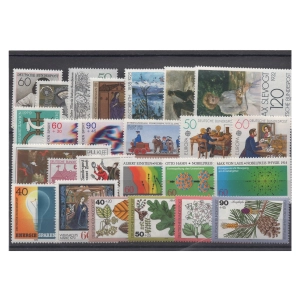 Pakiet RFN 25 znaczków czystych na czarnej karcie transportowej [284]