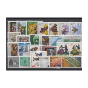 Pakiet RFN 25 znaczków czystych  na czarnej karcie transportowej [295]