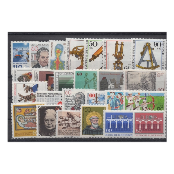 Pakiet RFN 25 znaczków czystych na czarnej karcie transportowej [292]