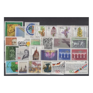 Pakiet RFN 25 znaczków czystych na czarnej karcie transportowej [288]