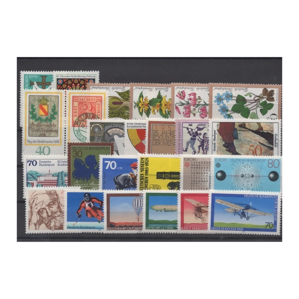 Pakiet RFN 25 znaczków czystych na czarnej karcie transportowej [296]