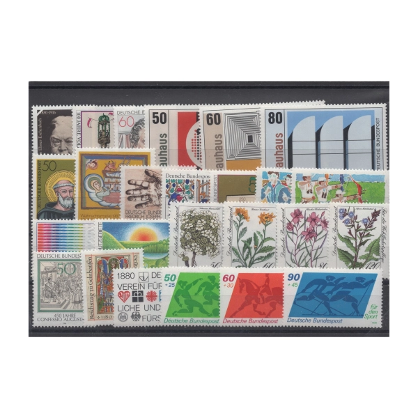 Pakiet RFN 25 znaczków czystych na czarnej karcie transportowej [299]